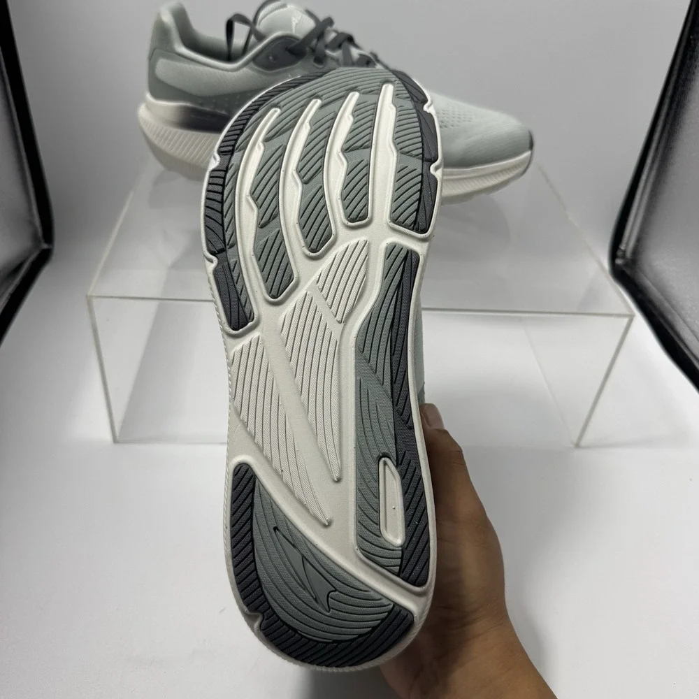 Brand New Altra Form 2 AL0A85RJ224 Green Men's Size 10.5 Unreleased Model SAMPLE